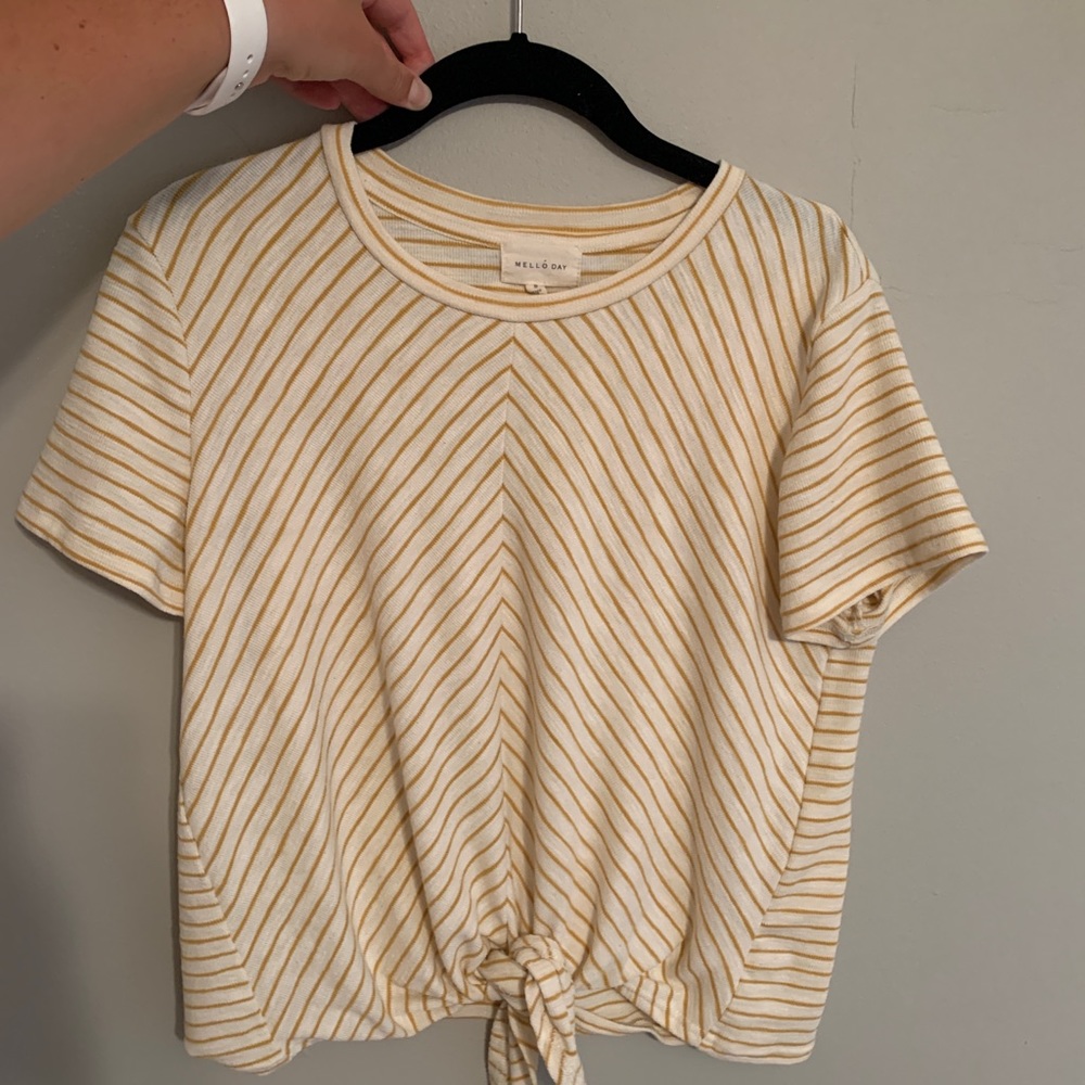 NEVER WORN striped T-shirt